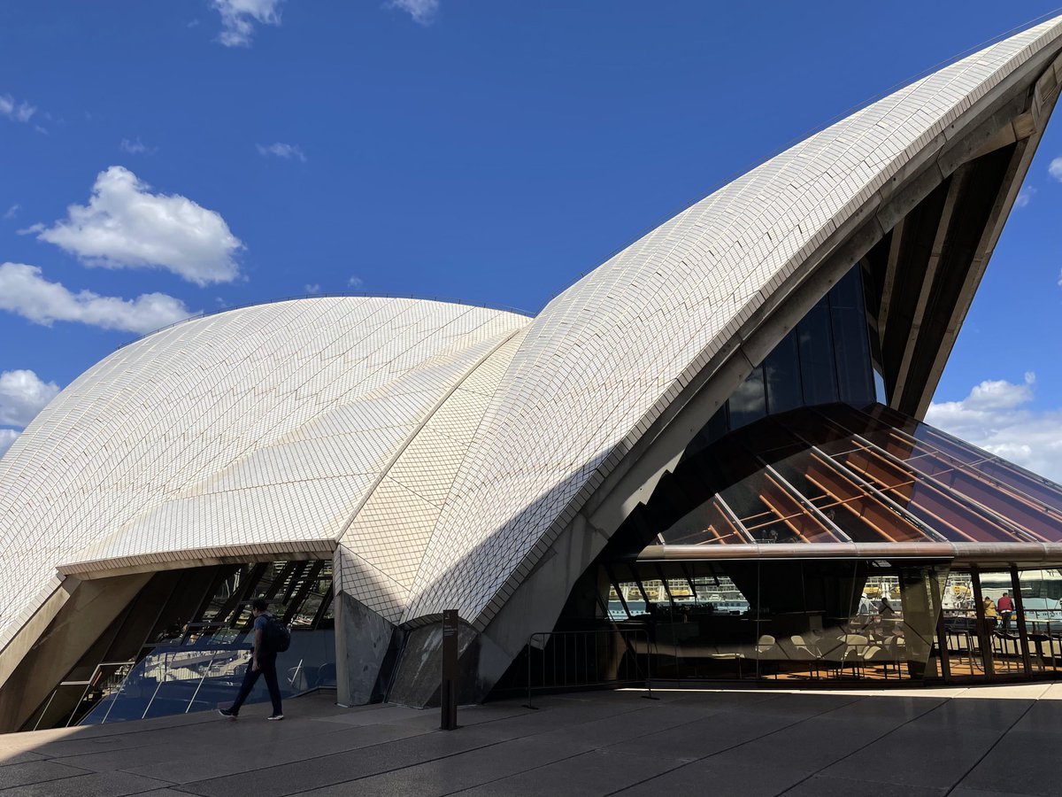 ChefColcombe's tweet image. Wooow #incredible #onceinalifetime Sydney Opera House