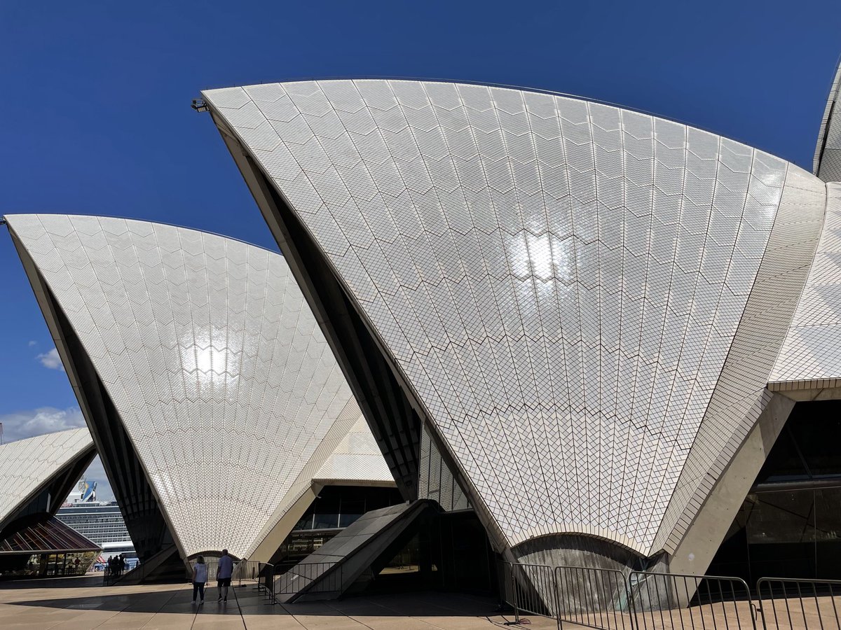 ChefColcombe's tweet image. Wooow #incredible #onceinalifetime Sydney Opera House