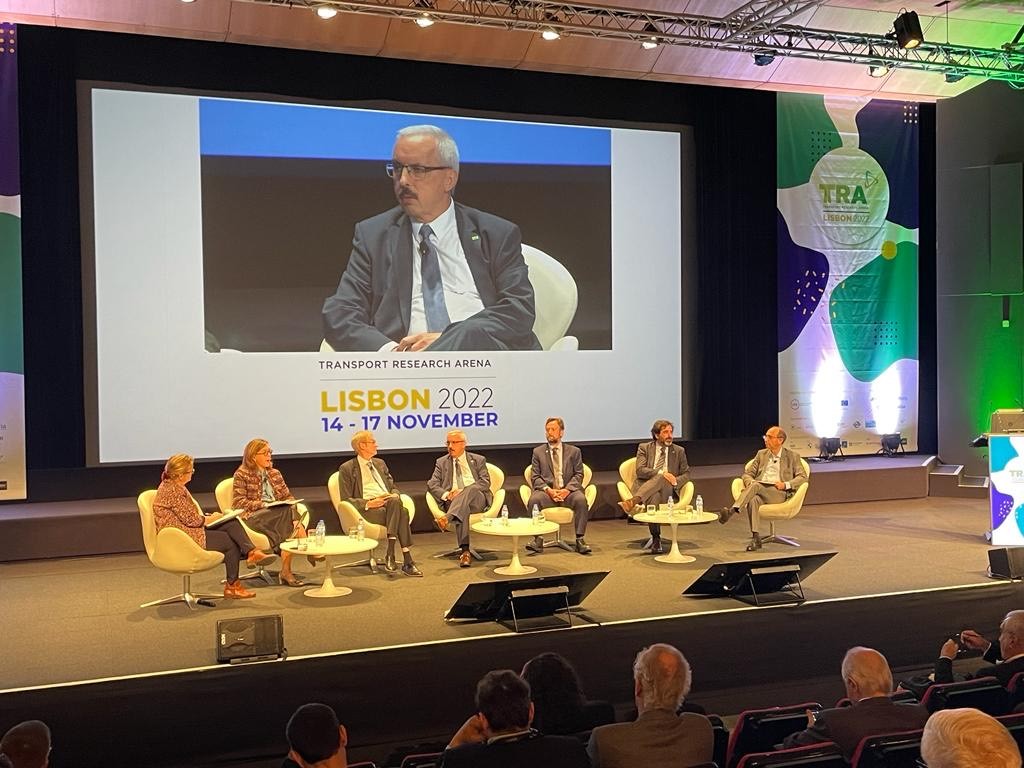 🔴 Speaking NOW at <a href="/TRA_Conference/">TRA Conference</a>! 

I stress the importance of EU funding under #CEFTransport #H2020Transport #HorizonEUTransport in supporting #innovative infrastructures for Europe by 2030 🚘🚋🚡.

Find out more here 👉 ec.europa.eu/info/events/tr…