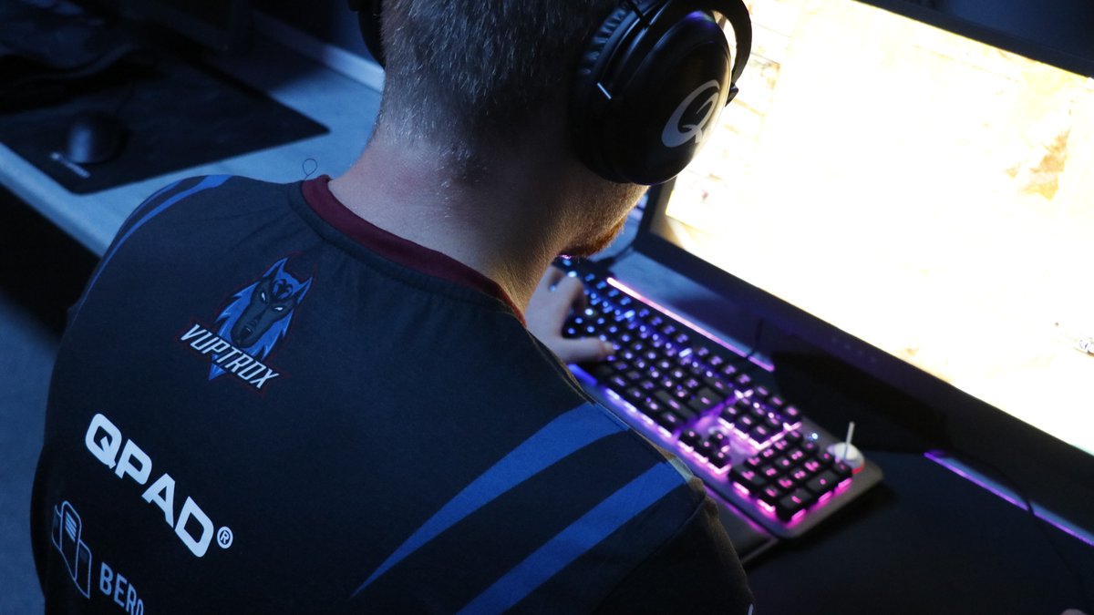 ❗ COMMUNITY QUESTION ❗

Most of us who follow the eSport of our choice have a favorite team or organisation. <a href="/Vuptrox/">Vuptrox</a> playing always gets us to watch, as we know the players and other members well and celebrate their success 🥳

What is your favorite eSports team and why?