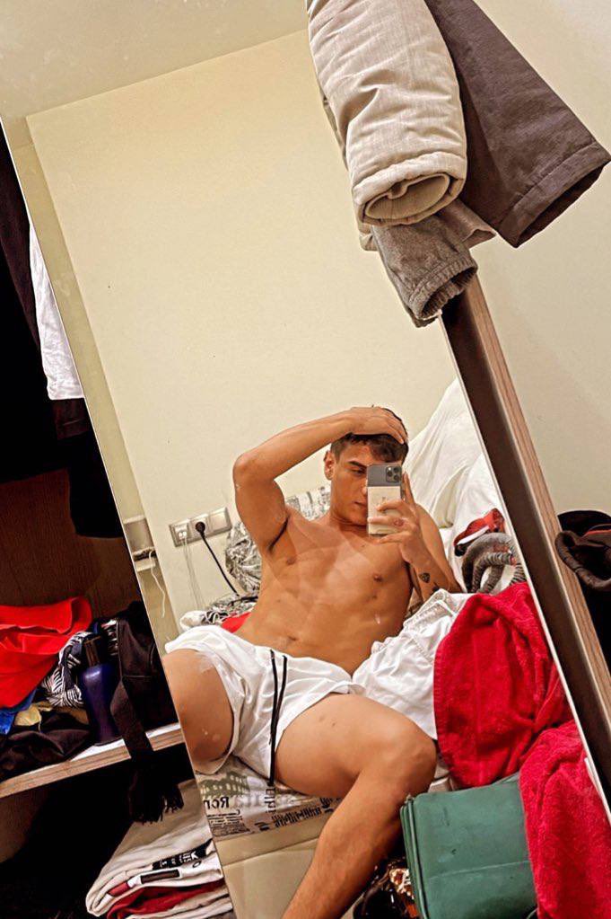 nudesPR6's tweet photo. Que colombiano tan rico 🤤🔥🫣
@camiilo_correa https://t.co/htAmTHV6s4