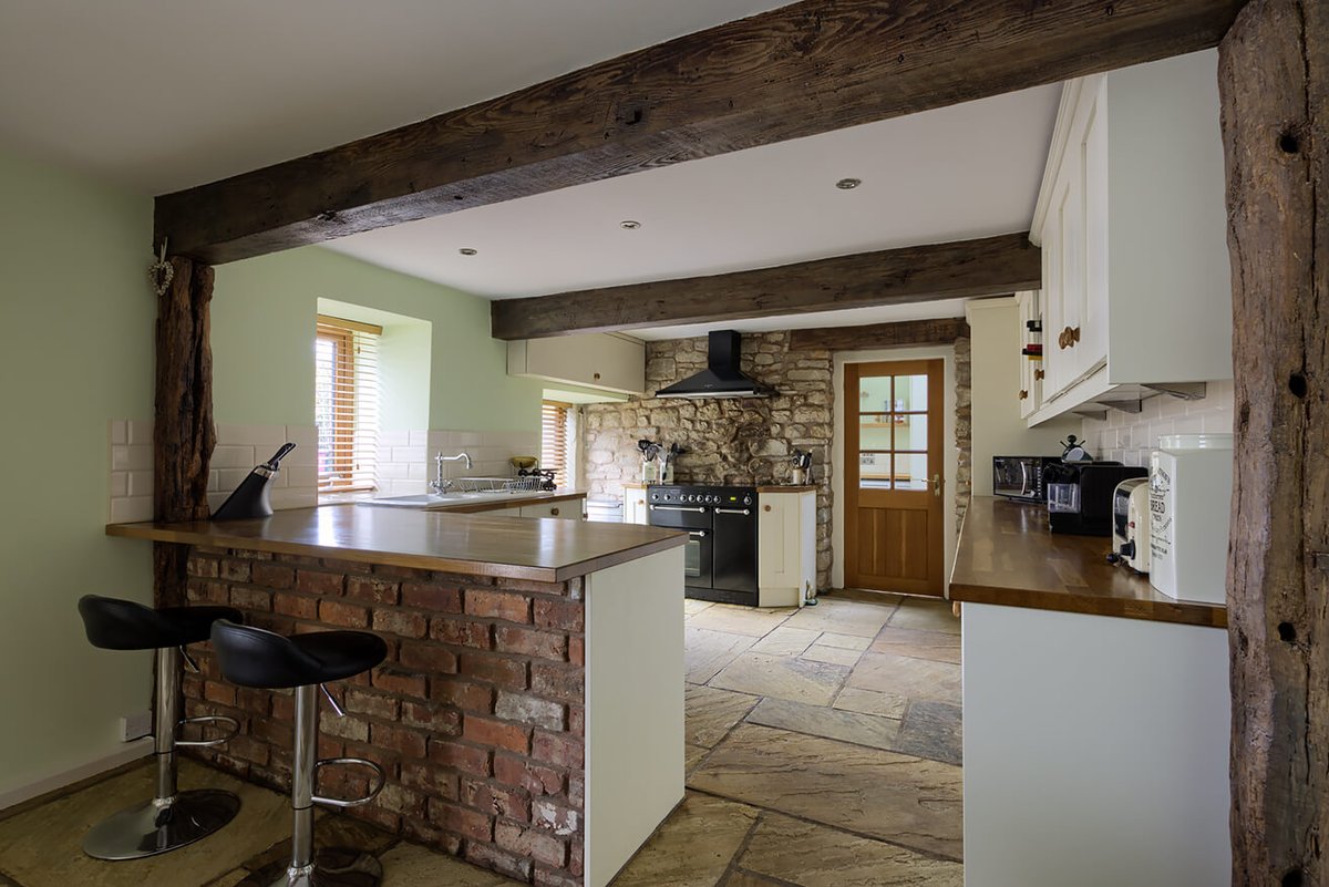 PendleHillProps's tweet photo. 🏡 New Listing | Higher Greenbank Barn | Whalley Road | Sabden | £630,000 OIRO 🏡

A delightful, immaculately presented four-bedroom barn conversion located in the highly sought-after village of Sabden with stunning surrounding countryside views.

#FOURBED #MASTERENSUITE #GARAGE https://t.co/bJpGCdqbvp