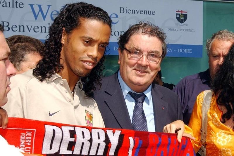 The day that Ronaldinho got to meet John Hume. @derryjournal derryjournal.com/heritage-and-r…