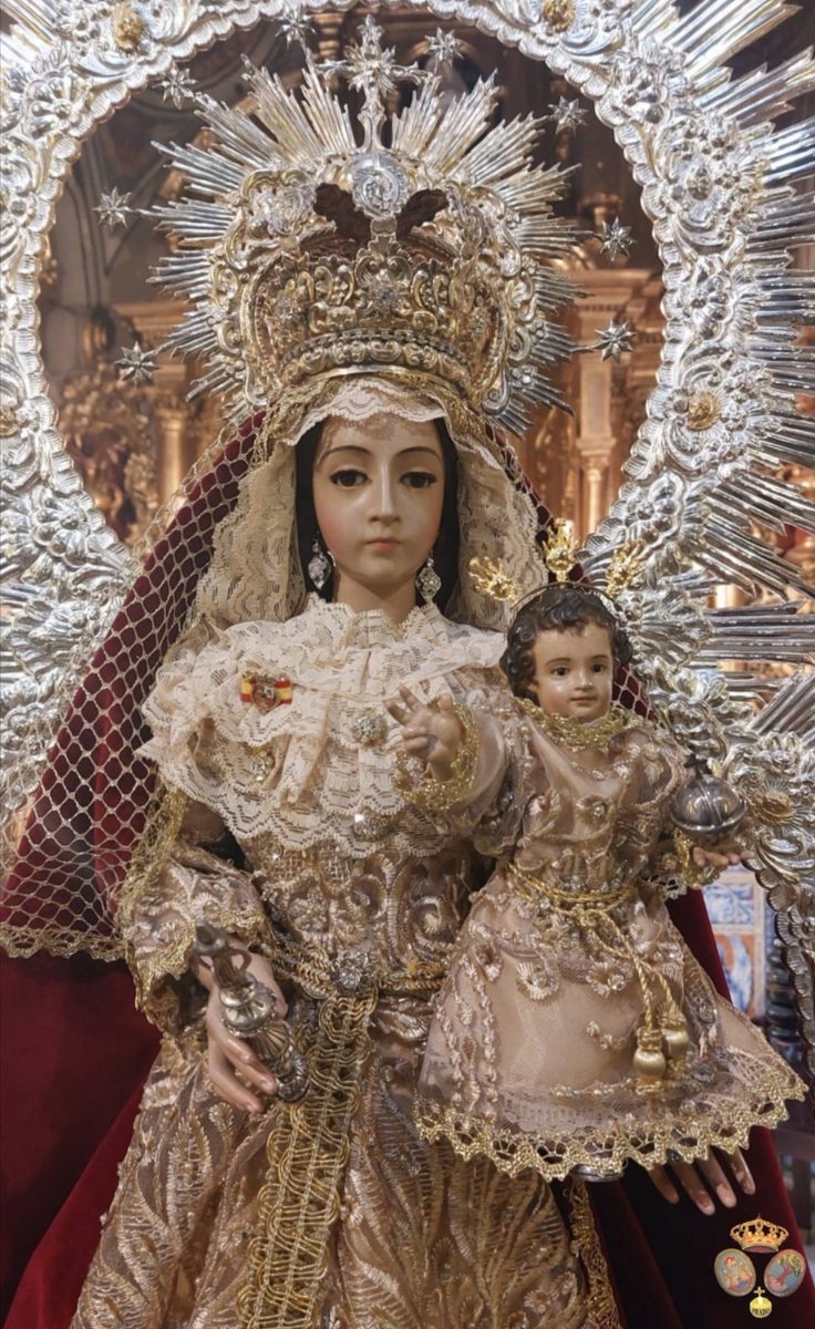 Así se presenta Nuestra Señora del Prado para su veneración de hoy:

⏰ 18:00H a 20:45H. 
⛪ Capilla de los Desamparados (Iglesia Colegial del Divino Salvador).

📲 <a href="/HdadPradoSev/">Hermandad Nuestra Señora del Prado</a>

#EnHíspalis #Sevilla #HdadPrado