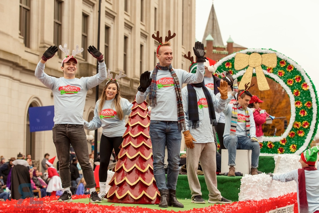 RaleighParade's tweet photo. Only a few more days until the @leithcars @abc11_wtvd Raleigh Christmas Parade by @shoplocalraleigh
⁠⁠⁠⁠
#RaleighChristmasParade⁠
🎅🎄🎁☃️⁠
🗓 Sat. 11/19⁠
🕤 9:30 AM⁠
📍 Downtown Raleigh⁠
👀 Join us street-side or watch it live on @abc11_wtvd⁠
⁠
📸 @rlphotonc⁠ https://t.co/3qQHAZvVS1