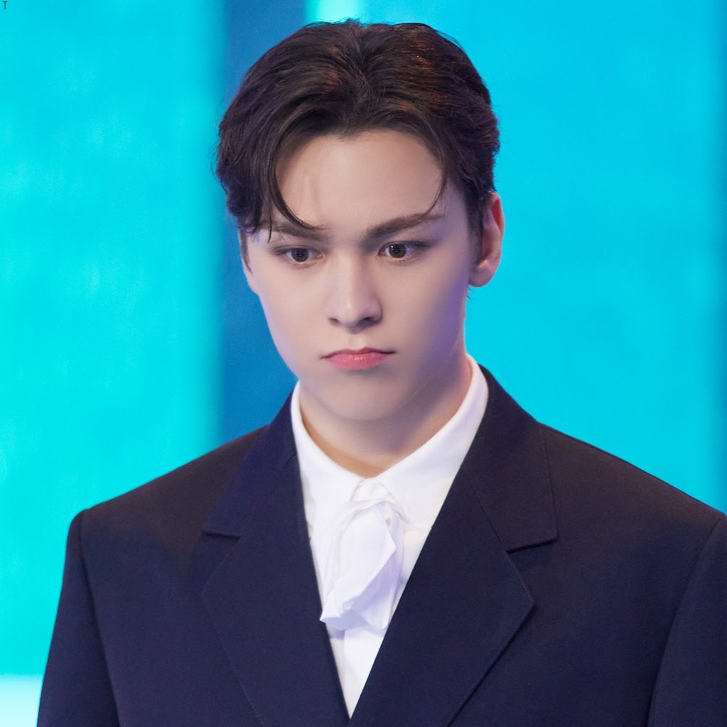 98ZHONGLI's tweet photo. ⠀
⠀
❏　https://t.co/MX6DPhhvm7 posted 彡

≡ I'm alive. Hello?
⠀
⠀ https://t.co/HWjocCR2ps