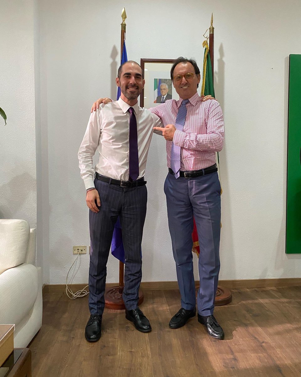 ItalyinCaracas's tweet photo. Con grande gioia comunichiamo che il vice Console Francesco Manià è stato promosso Console d’Italia a Caracas, grazie a chiari meriti acquisiti sul campo, con il sostegno di tutti i colleghi e la supervisione di @ItalyinVEN e del MAECI. 

Bravissimo Francesco!🤩
@NicolaOcchipin3 https://t.co/Y6UiEn1Gqv