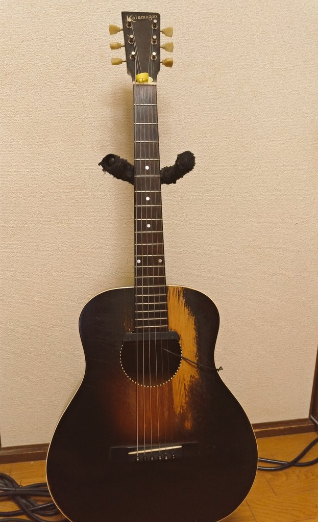 chuta_blues's tweet photo. 23日の #音太小屋 は久々にオレンジ炭酸 #MXR #phase100 で"シュワシュワ"言わそうと思っております♪
#ライブハウス
#ギター弾き語り
#弾き語り
#弾き語りさんと繋がりたい
#弾き語りカバー
#歌ってみた
#Kalamazoo #KG11 https://t.co/EWogoa9utn