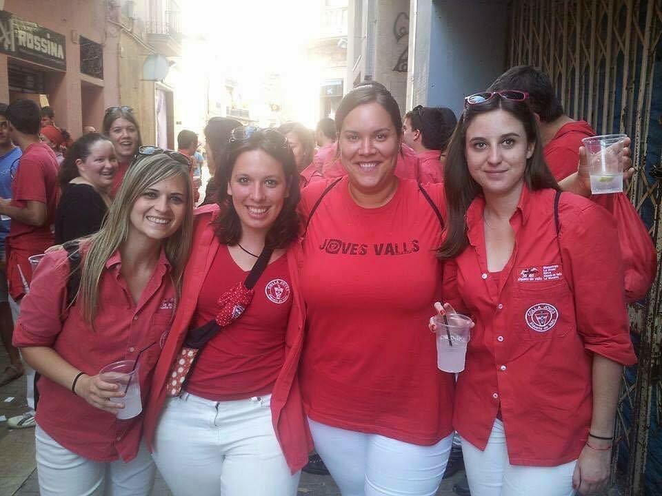 RosaBarrufet's tweet photo. Els #castells son família, son amics i son amics que es converteixen en família! Avui fa 12 anys que som Patrimoni Inmaterial de la Humanitat per la @UNESCO_es https://t.co/uyeM2Y9dpw