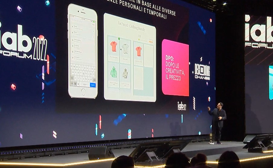 #IABForum2022: “In un mondo in cui uomo e macchine sono in simbiosi e co-creano, la sfida più importante è l’attenzione del pubblico: la #NetAttention, mix di frequenza e rilevanza, diventa il KPI più importante per “hackerare” l’algoritmo dell’attenzione”. <a href="/IABItalia/">IAB Italia</a>