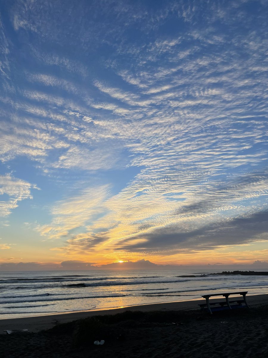 makom6's tweet photo. 秋空が綺麗すぎるここ最近 https://t.co/IVpEe3Bnse