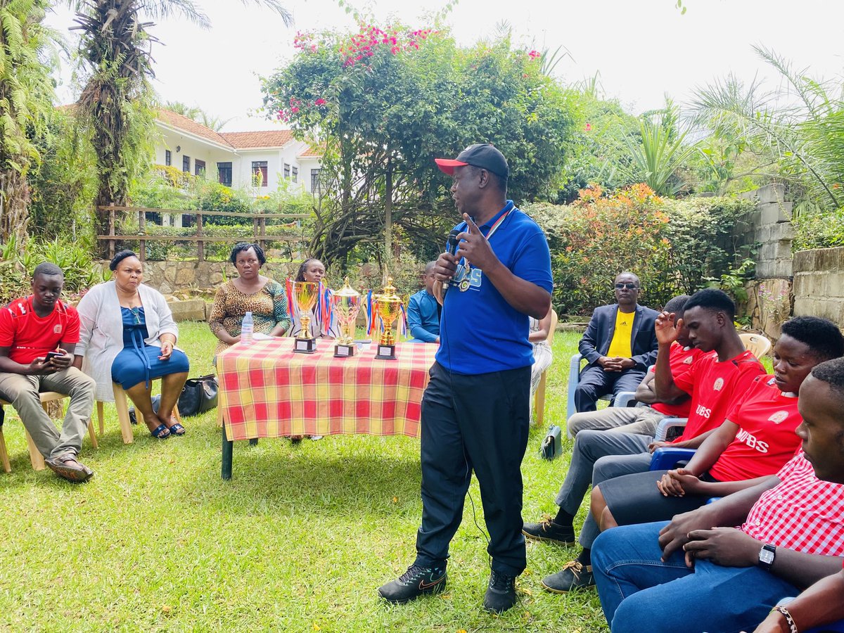 The ⁦<a href="/OfficialMubs/">Makerere University Business School</a>⁩ Wood ball team hands over the trophies won from the Kenya Woodball Championship to Prof.⁦<a href="/jwbalunywa/">Prof. Waswa Balunywa</a>⁩ in Garuga,Entebbe ⁦<a href="/MubsSports/">MUBS SPORTS</a>⁩ ⁦@actiongovt⁩ ⁦@mubs_unit⁩