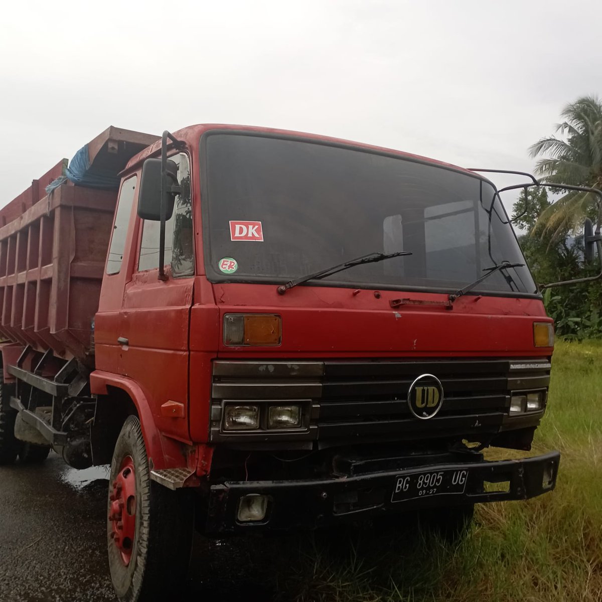 bert_luffy's tweet photo. Dijual Dumptruck Engkel Nissan CKA tahun 1996 &amp; 1997, kondisi terawat, siap pakai, surat2 lengkap, pajak panjang 2023. Lokasi unit di Padang Besi, Libuk Kilangan Kota Padang.Silahkan DM utk informasi lebih lanjut. https://t.co/ANoMe3eQGj