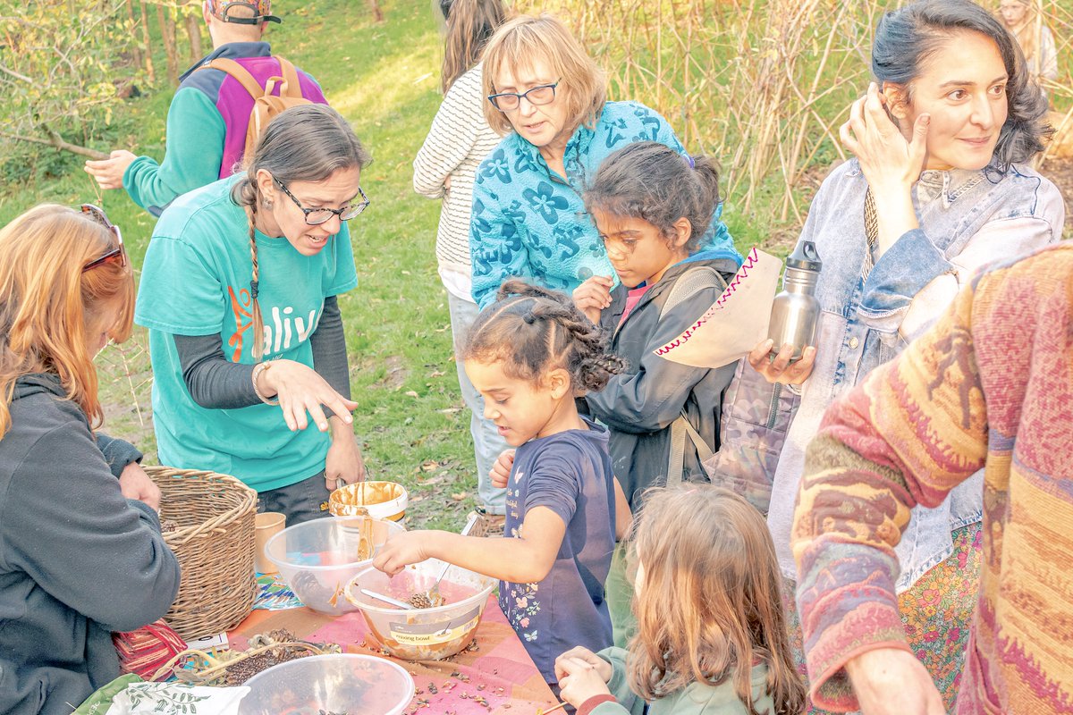 ALIVEgardening's tweet photo. A massive thanks to @ClareLeczycki from @bgreencapital for an amazing day on Saturday at the #naturethehealer event @swcityfarm's Boiling Wells.
It was a day full of laughter, playfulness, intrigue, learning and connection; connection with nature and connection between people. https://t.co/zEKAXydw3p