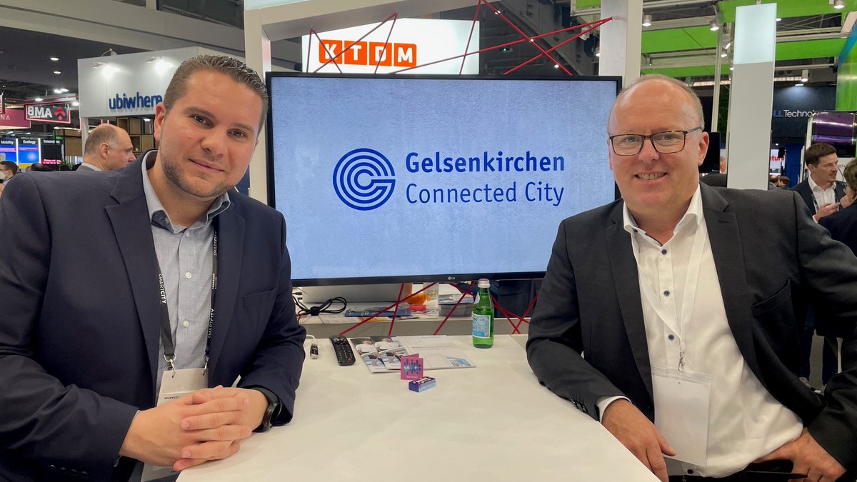 Die Stadt <a href="/_Gelsenkirchen_/">Stadt Gelsenkirchen</a> ist dieses Jahr u.a. wieder mit CDO <a href="/manfredvsondern/">Manfred vom Sondern</a> beim Gemeinschaftsstand #NRW von <a href="/NRWGlobal/">NRWGlobalBusiness</a> auf der #SCEWC22 in Barcelona dabei. D.h. spannende Tage voller Vorträge, Innovation &amp; intensivem Austausch! 💪#Gelsenkirchen #VernetzteStadt #ConnectedCity