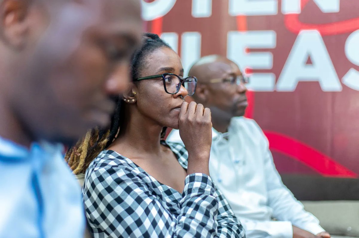 During the session, Mr.Collins offered his knowledge on Understanding the legal aspects of doing business with Corporates and Telecoms, with a particular focus on the Legal and arm-twisting tricks while dealing with corporates
#PesaTechAccelerator 
@UNCDFdigital