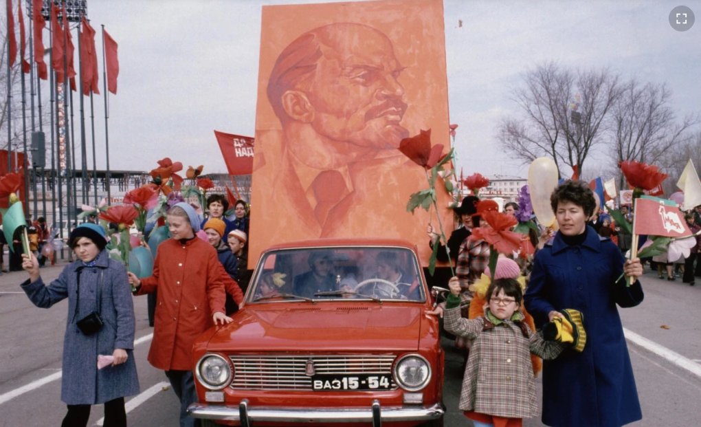 Soviet Visuals on Twitter: "May Day celebration in Togliatti. Photo by ...