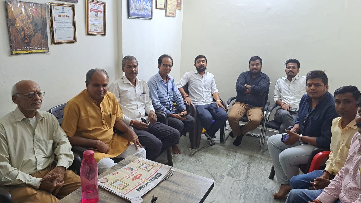 भाजपा जिलाध्यक्ष राव ने राष्ट्रीय पत्रकारिता दिवस पर पत्रकारों को दी शुभकामनाए
भीनमाल। राष्ट्रीय पत्रकारिता दिवस पर भाजपा जिलाध्यक्ष श्रवणसिंह राव बोरली ने  सभी पत्रकारों से मिलकर  शुभकामनाएं दी