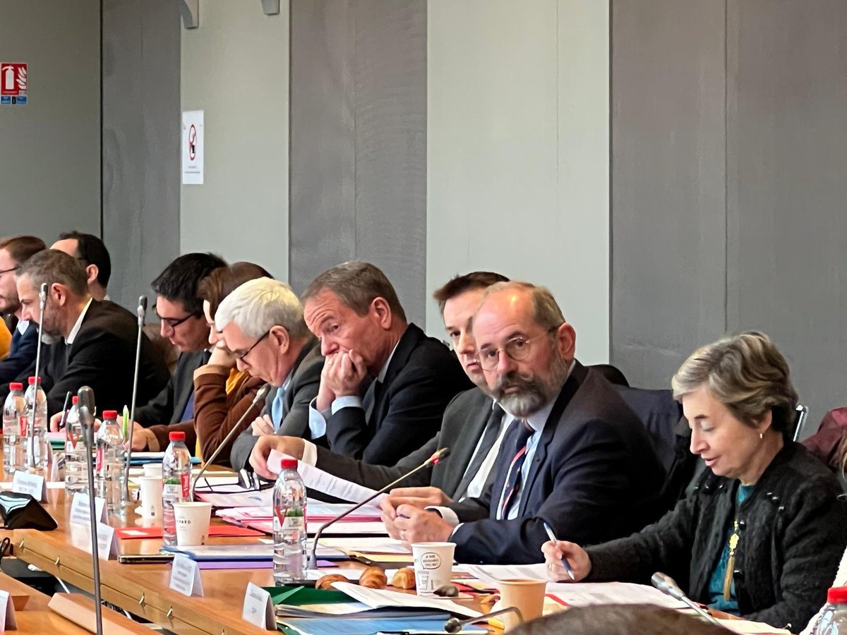 laurent_sceaux's tweet image. ➡️ J’ai présidé ce matin la séance plénière du Conseil supérieur de la fonction publique territoriale #CSFPT Nous avons examiné plusieurs projets de décret du @gouvernementFR : « le service public, c’est avant tout des agents sur le terrain au service de nos concitoyens » #FPT