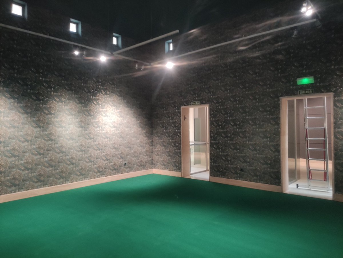 mnaescenicas's tweet photo. 🎭 Iniciamos los preparativos para nuestra próxima exposición temporal “Poética del Teatro de Arte. Modernidad y simbolismo en la escena española”.
La muestra se podrá visitar a partir del 2 de diciembre y hasta el 25 de mayo de 2023 en la planta superior del MNT🏛️ https://t.co/OgSSkKwner
