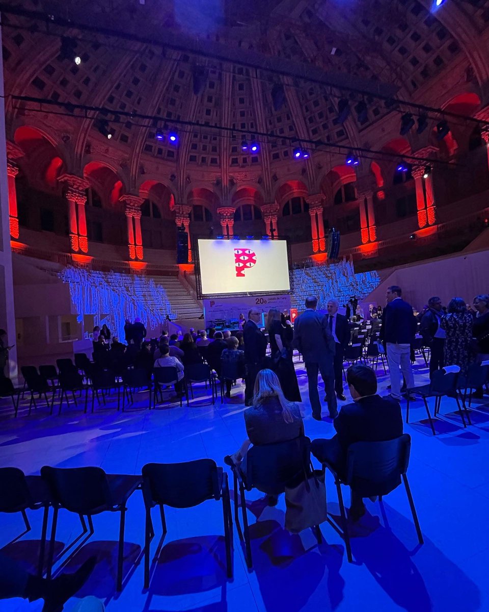 whoisergio21's tweet photo. 📌 Gala Premi Català de l’Any 2022 de @elperiodico, con John Hoffam, impulsor del @MWCapital, como ganador de la edición. 

#mobile #technology https://t.co/8bbFyV7Sfn