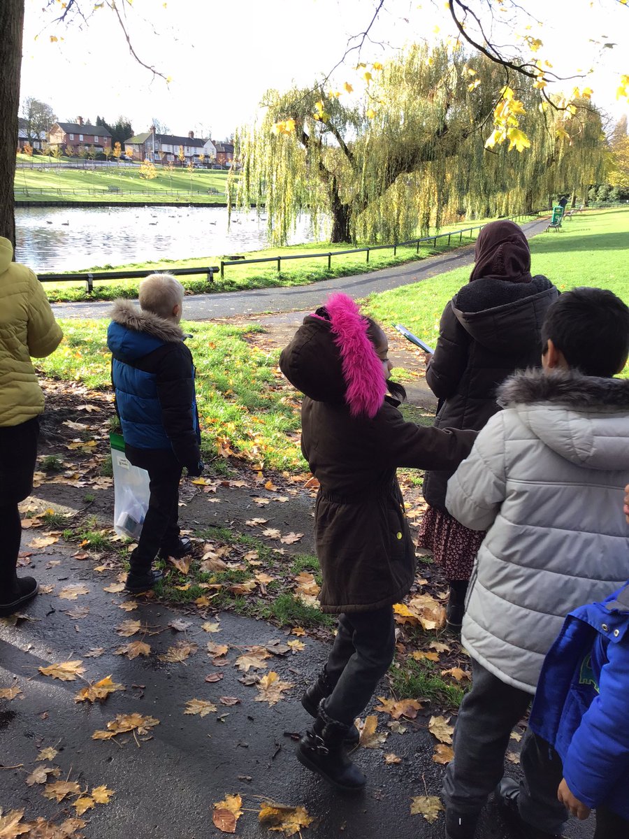 devjun9's tweet image. Class 2 have had a busy morning visiting our local park to create a sketch map showing the human and physical features @DevonshireJun