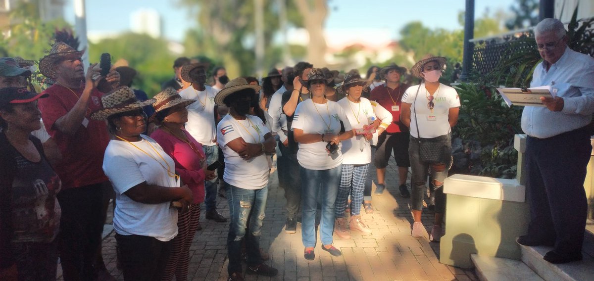 Rolando García 
<a href="/RolandoDomenech/">Rolando García Domenech</a> 
<a href="/RafaelAnap/">Rafael Santiesteban Pozo</a> 
#AnapCuba 
#YoVotoEl27
#CubaViveEnSuHistoria
Delegados e invitados al VIII encuentro Internacional de Agroecología 
Visita al centro Fidel Castro; lugar al cual  todos debemos visitar .