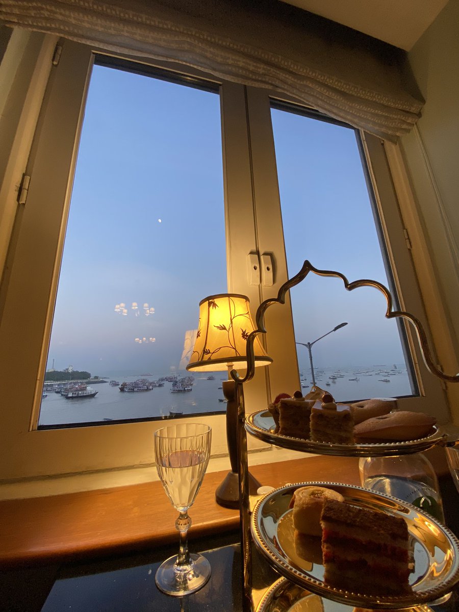 MissinghMove's tweet photo. My tea is nearly ready and the sun has left the sky.  It's time to take the window to see them going by…
.
.
.
#beauty #PhotoOfTheDay #life #Digital #NFTCommunity #web3 #love #artists https://t.co/IxsjwThycj