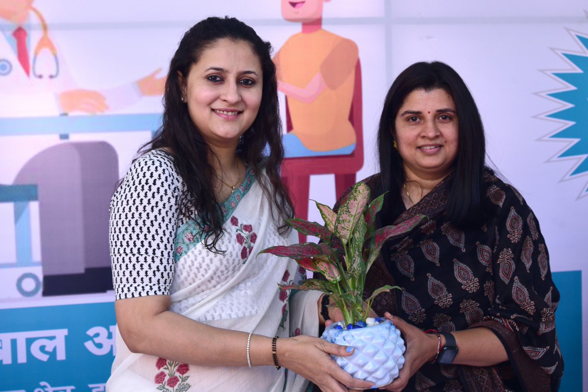 rscpcr's tweet image. बाल आयोग की ओर से बाल सप्ताह के तीसरे दिन बाल स्वास्थ्य एवं परामर्श शिविर का आयोजन
इवेंटिंग हेल्पिंग हैंड सोसायटी की निदेशक हिमांशी गहलोत ने शिरकत की..
बाल आयोग अध्यक्ष श्रीमती संगीता बेनीवाल ने किया स्वागत..आयोग के सदस्य संगीता गर्ग और साबो मीना मौजूद रही..