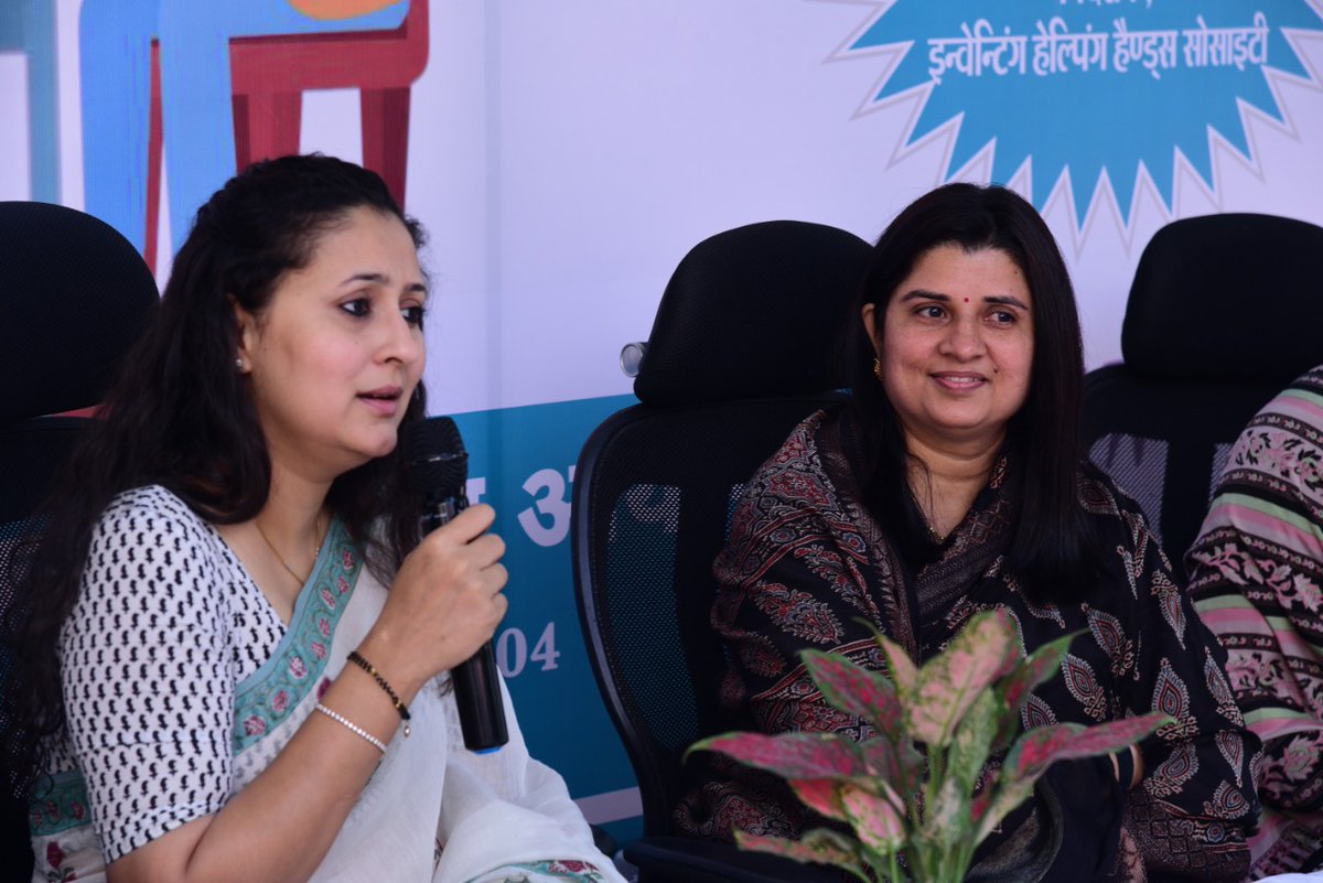 rscpcr's tweet image. बाल आयोग की ओर से बाल सप्ताह के तीसरे दिन बाल स्वास्थ्य एवं परामर्श शिविर का आयोजन
इवेंटिंग हेल्पिंग हैंड सोसायटी की निदेशक हिमांशी गहलोत ने शिरकत की..
बाल आयोग अध्यक्ष श्रीमती संगीता बेनीवाल ने किया स्वागत..आयोग के सदस्य संगीता गर्ग और साबो मीना मौजूद रही..