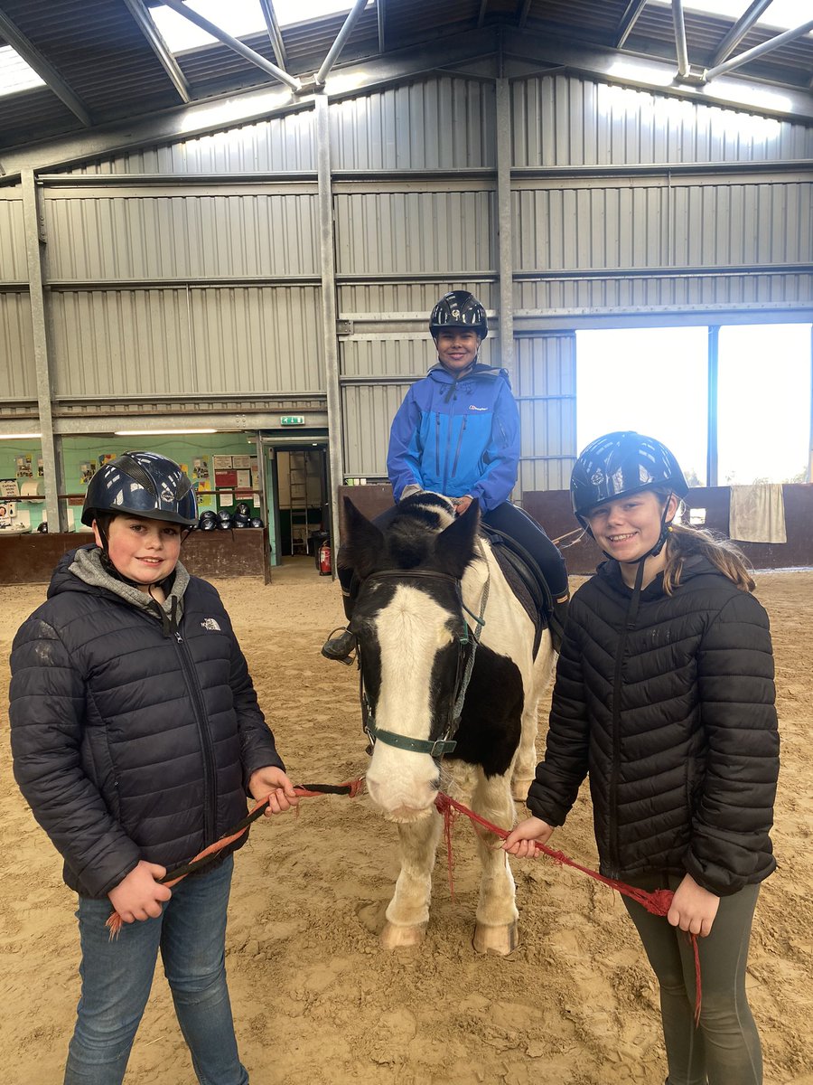 BroEdernPontio's tweet photo. Gee ceffyl bach… horse riding this morning 🐴🐎
#joio #merlota @BroEdern @llangrannog1932 https://t.co/x3PnIuQwsv