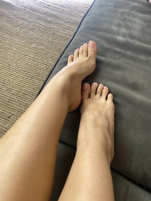 More of my feet on 👇  https://t.co/XmrD5cm0tz https://t.co/Fd9bopszCp<a href="/tag/model"class="tags"><span>#model</span></a><a href="/tag/kiraqueen"class="tags"><span>#kiraqueen</span></a><a href="/tag/onlyfans"class="tags"><span>#onlyfans</span></a>