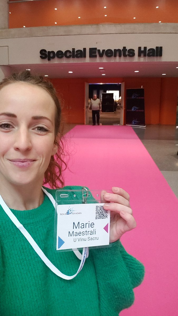 Hier, participation aux conférences <a href="/techupforwomen/">Tech Up For Women</a>, l'occasion pour la délégation Corse de pouvoir écouter des personnes inspirantes de chez <a href="/SamsungFR/">Samsung FR</a>, la <a href="/CIA/">CIA</a>, <a href="/Meta/">Meta</a>, <a href="/NBCNews/">NBC News</a>, <a href="/Tesla/">Tesla</a> etc. Bilan, je me sens toute petite mais ça me va très bien !