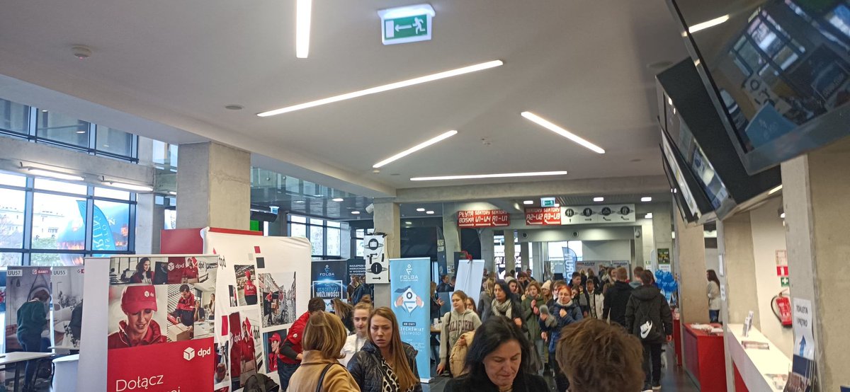 IMPIB_pl's tweet photo. Jesteśmy na  Targach Pracy w @torunpl   organizowanych przez Centrum Wsparcia Biznesu w Toruniu. 
Dużo się dzieje, zainteresowanie targami ogromne. Uczestnictwo w Targach to wielka okazja do zapoznania się z aktualną sytuacją panującą na toruńskim rynku pracy.
#TargiPracy #Toruń https://t.co/ocFrJwlQ2l