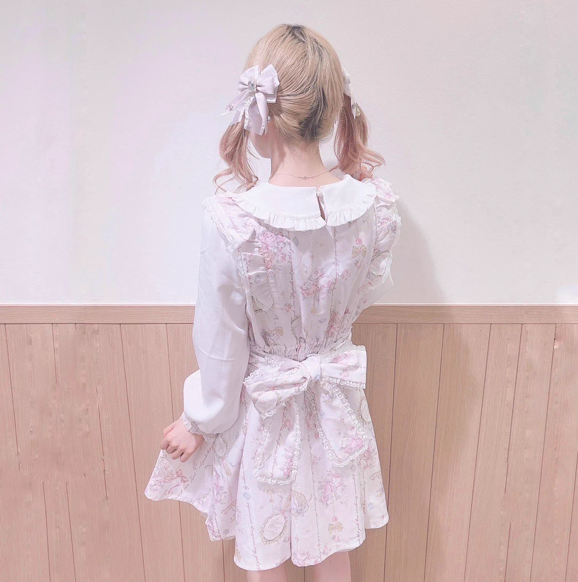 LIZLISA ジュエリー柄ワンピース ホワイト LIZ LISA on X: 
