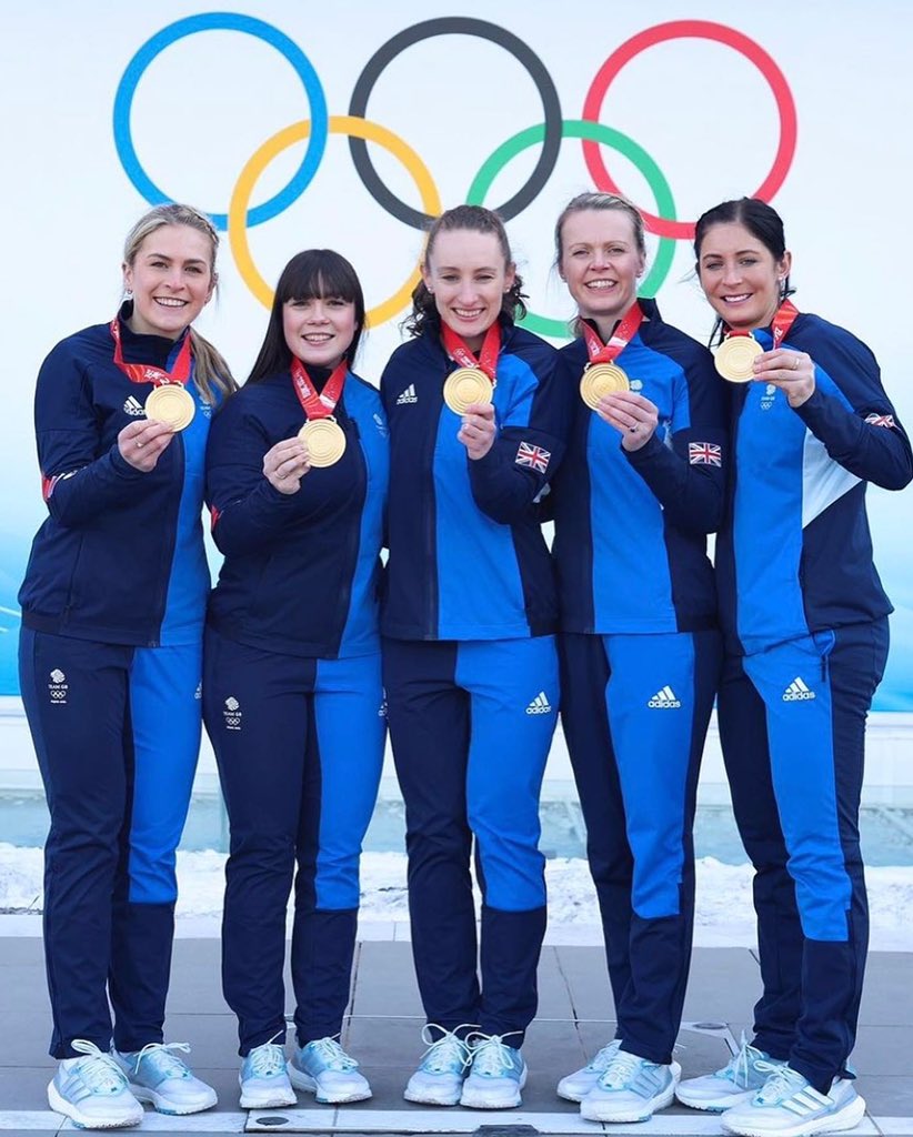 It has been a pleasure to welcome Team GB Olympic Champions Eve Muirhead, Hailey Duff, Jennifer Dodds, Vicky Wright and Mili Smith to the Castle this year. GB won the gold medal in the women’s curling event at the Beijing 2022 Winter Olympics. An inspiring performance!
🥌🥇🇬🇧