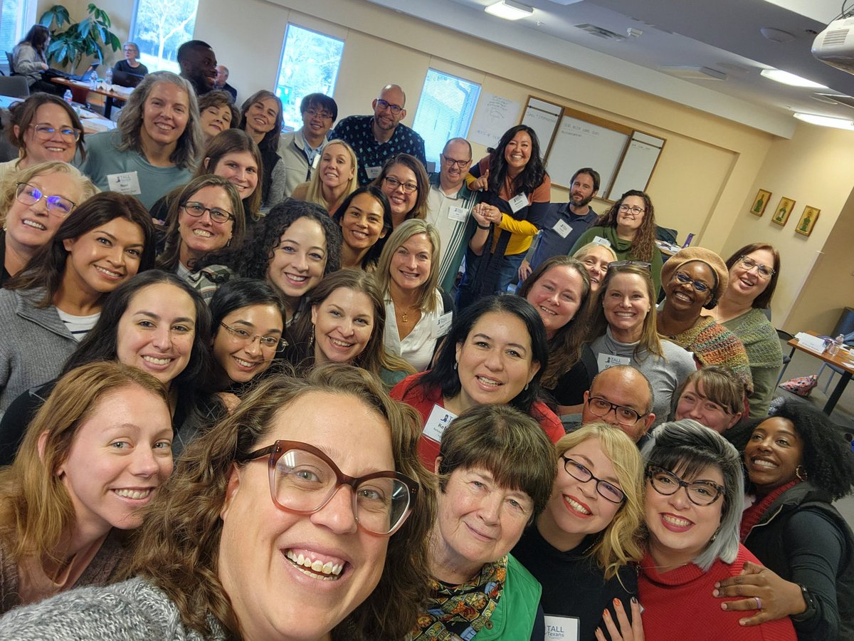 How many people can you get in a selfie?? Check out these AMAZING Librarians that are change makers and going to change the world!! #talltexans22 #talltexans #txasl