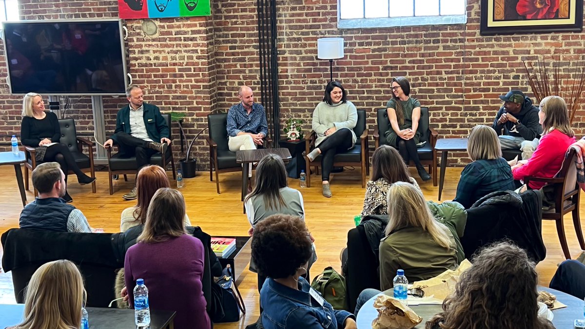 raleighchamber's tweet photo. How often do you get a chance to meet with local food &amp; bev leaders around #Raleigh? #LeadershipRaleigh gets that chance with Chris Powers of @Trophybrewing, Rob Frantz of #JunctionWest, Lindsay Rice of #VitaVite, Sarah Getsinger of @ShopLocRaleigh, and Johnny Hackett Jr.! https://t.co/CyO7lhSpBu