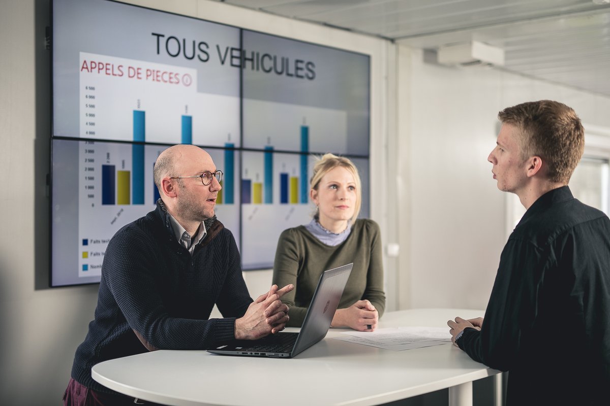 KNDS_France's tweet photo. #SOUTIEN – Notre objectif : nous tenir aux côtés de nos clients pour leur garantir pleine satisfaction de nos produits au travers de solutions de soutien innovantes. https://t.co/JSFjOsCTR6