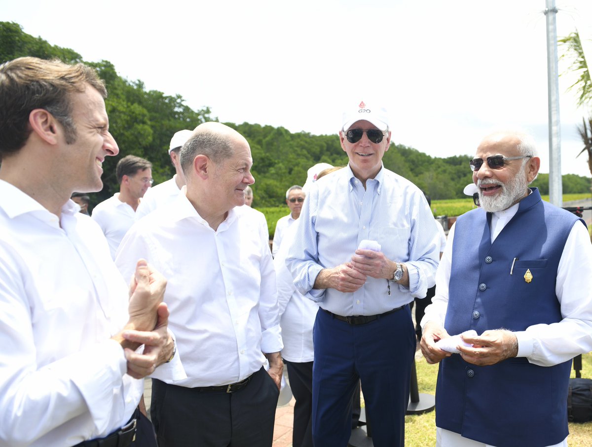 MansukhbhaiMp's tweet photo. વિશ્વમંચ પર PM મોદીજીની ધાક...
#PMModiAtG20 #PMModiInBali https://t.co/cGM6XRFWjt