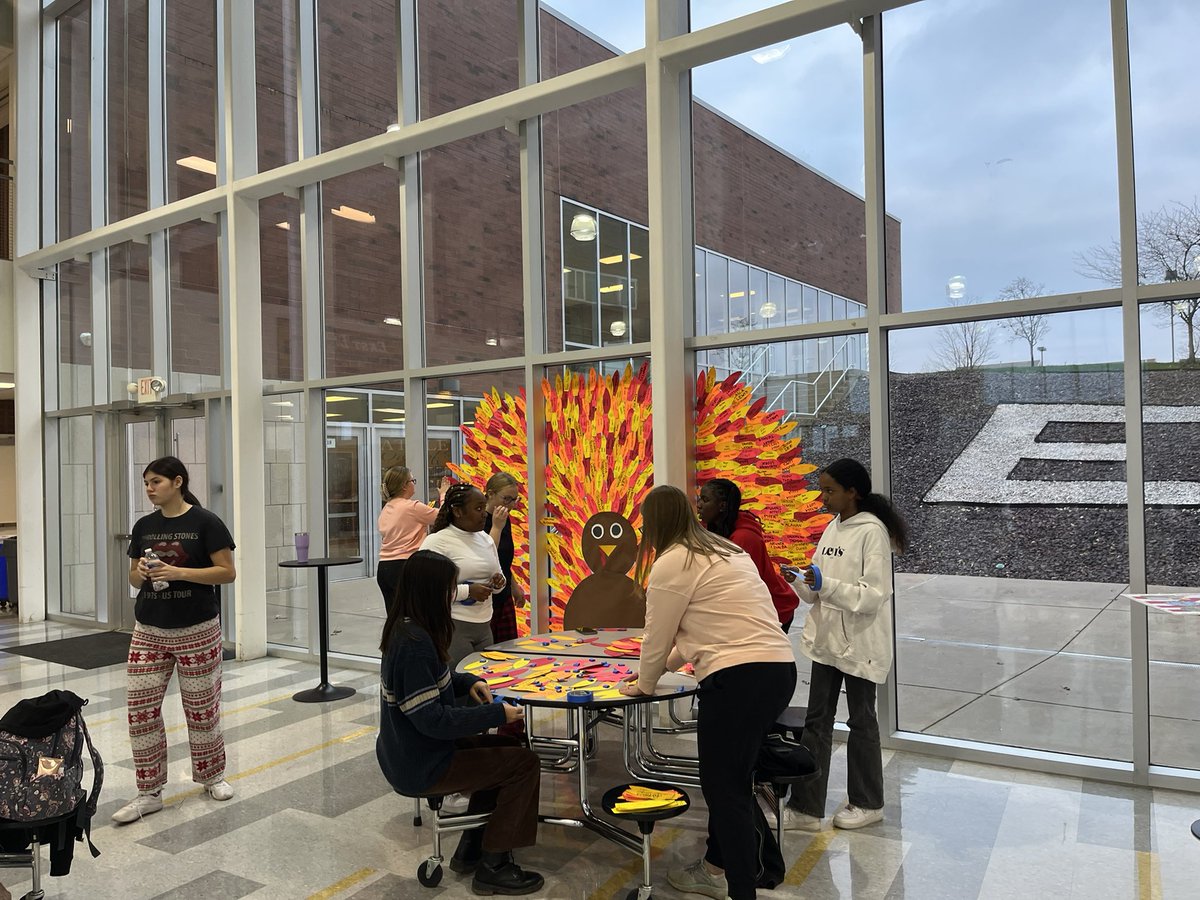 fzeactivities's tweet image. @fze_stuco was working hard on it last night! #manyprogramsonepridE