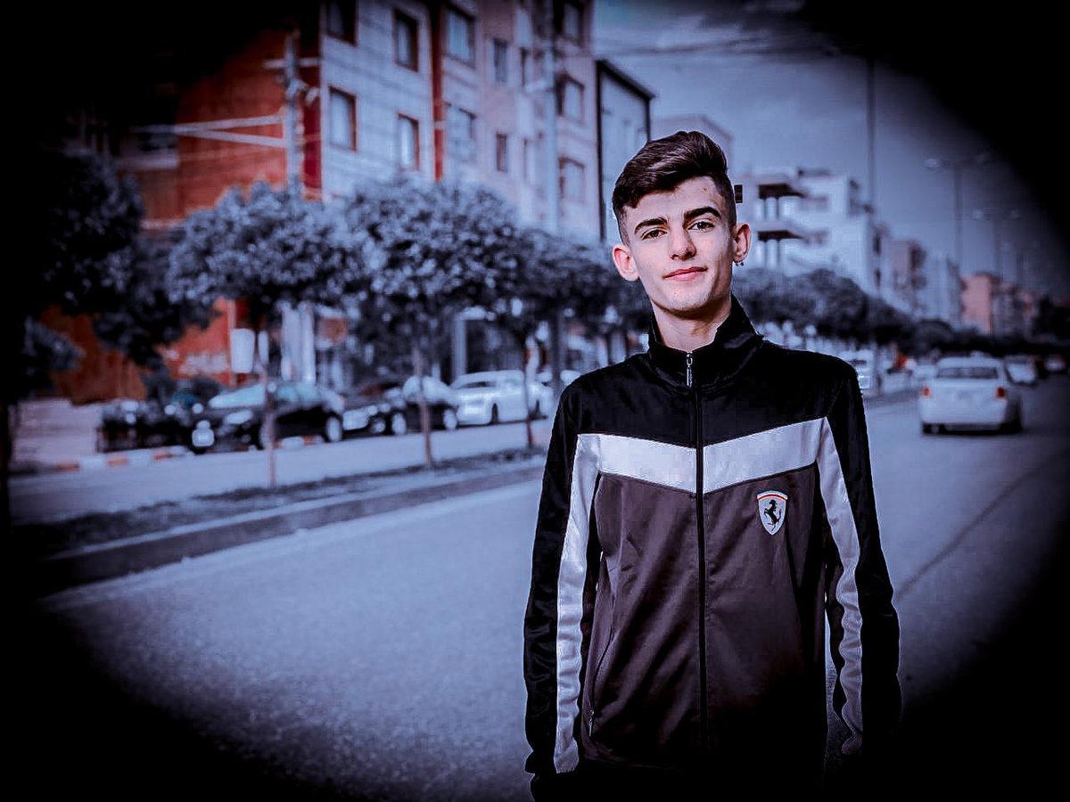 YezdanX's tweet photo. وتبقى الذكريات قصصاً صامته،تركت بقلوبنا أثراً لا يزول 🖤🍁 https://t.co/P2G1oFe5k5