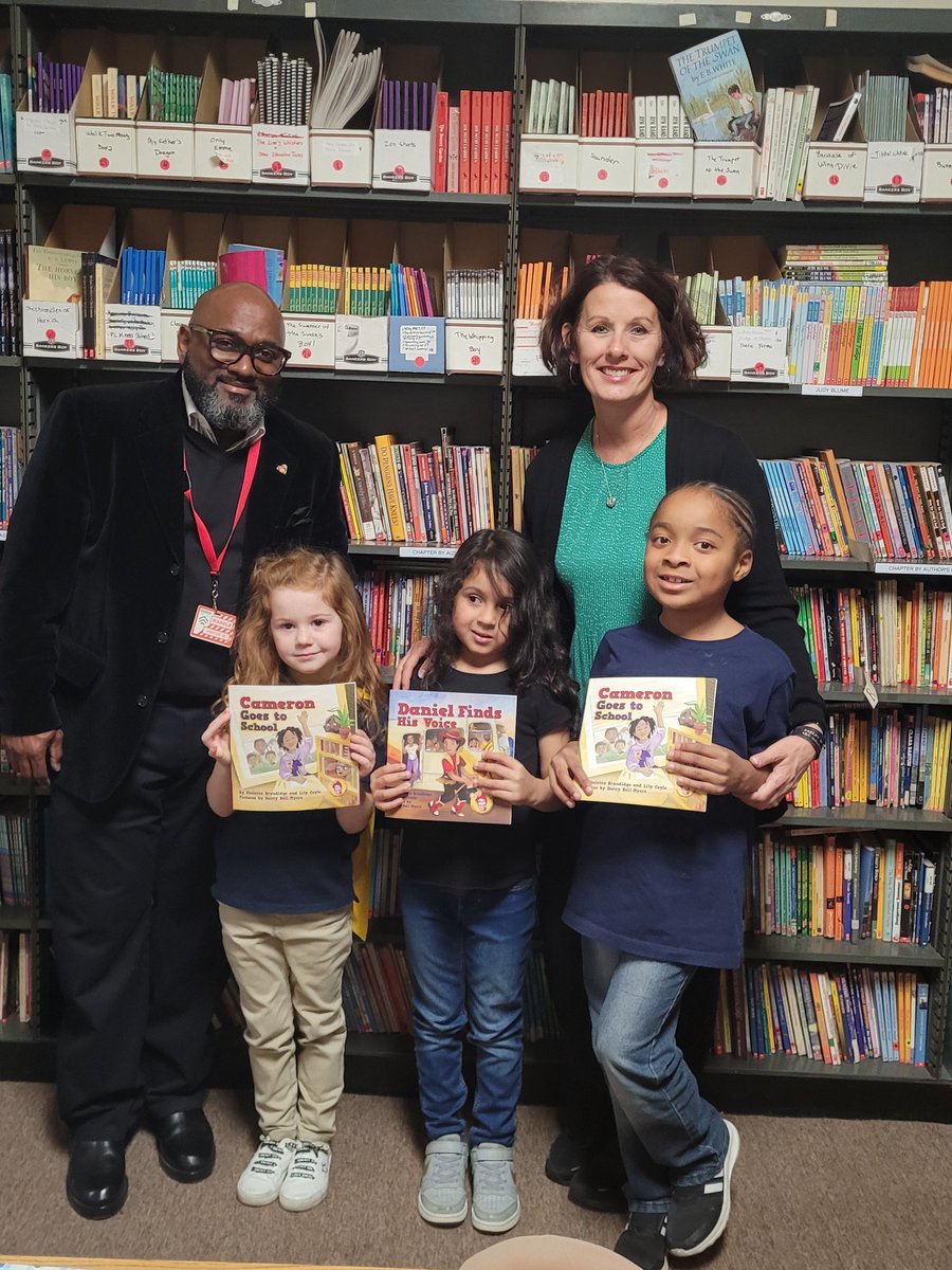 sdbrundidge's tweet photo. Donating copies of @ShelettaIsFunny autism childrens books to @SummitAcademies in Warren, OH. Great School doing amazing things for kids and their families ❣️ https://t.co/QbYOnNd8lj