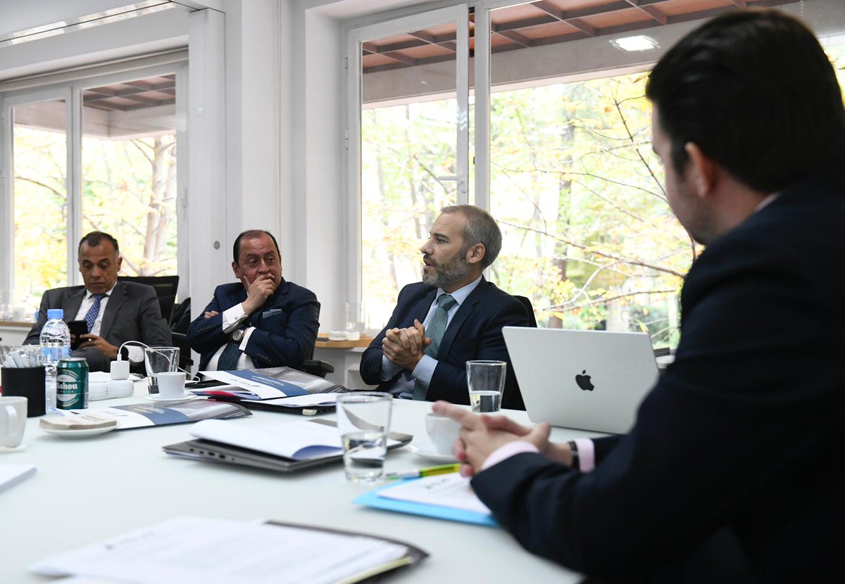 Velae Legal Group ha sido nominado a los 𝗟𝗲𝗴𝗮𝗹 𝗠𝗮𝗿𝗰𝗼𝗺 𝗔𝘄𝗮𝗿𝗱𝘀 en la categoría:

 🏅Mejor iniciativa de Marketing, Comunicación o Desarrollo de Negocio para Latinoamérica.

Mañana jueves 17 de noviembre conoceremos los resultados.

#LegalMarcom #VelaeLegalGroup