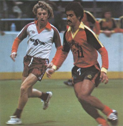 GoodSeatsStill's tweet photo. It's a late 1970s/early 1980s pro soccer jersey flashback with "Get Shirty" documentarian/author @brockleyblue; NOW wherever you pod, or https://t.co/43ubaqwQ1m #GoodSeats ⚽🎟️🎙️🎧 https://t.co/X5GB01RPlu