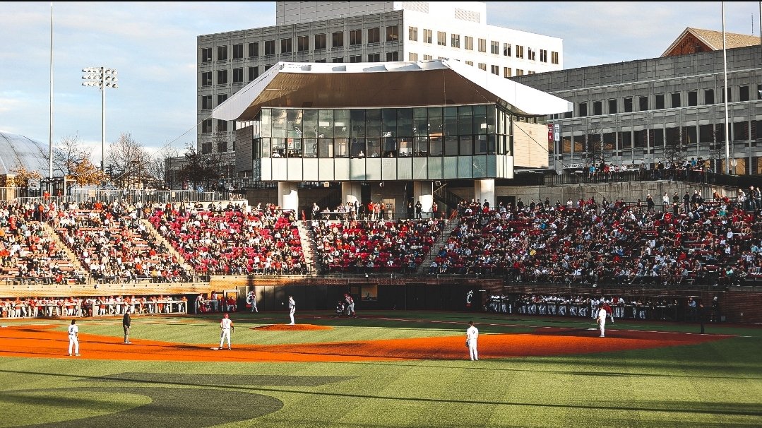 brendin_oliver's tweet photo. I’m extremely excited to announce my commitment to further my academic &amp; athletic career at @GoBearcatsBASE. I would like to thank God, my family, my teammates, and my coaches for guidance along the way. Go Bearcats!
#NatiBoyz https://t.co/NKhW2iLMd4