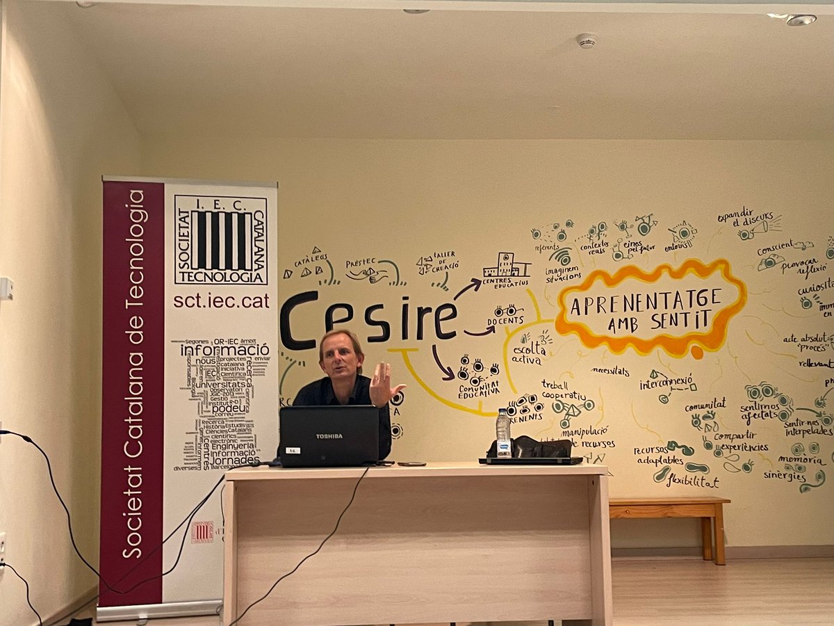 SCT_professorat's tweet photo. A l'assemblea anual de @sct_iec hem comptat amb un convidat de luxe: @Didacfb i la seva defensa de la intel·ligència col·lectiva en temps d’#IA https://t.co/Nz0CpN7Ehq