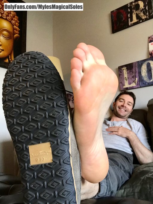 You don&rsquo;t mind if I take my slippers off do you? My feet are just so warm right now 🤭 https://t.co/T<a href="/tag/sexysoles"class="tags"><span>#sexysoles</span></a><a href="/tag/softsoles"class="tags"><span>#softsoles</span></a><a href="/tag/malefeet"class="tags"><span>#malefeet</span></a><a href="/tag/malefootfetish"class="tags"><span>#malefootfetish</span></a>