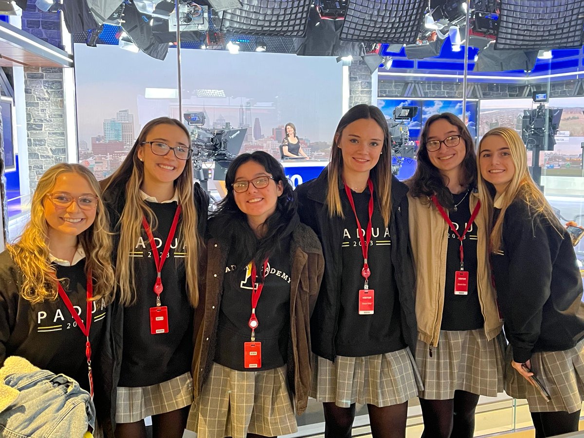 PaduaMediaGroup's tweet photo. Our PATV Leaders had the opportunity to visit NBC 10!  They were given a tour of the studio by NBC's Tim Furlong. The leaders learned so much about news production and are very grateful for the experience. https://t.co/zqYgWhOiN4
