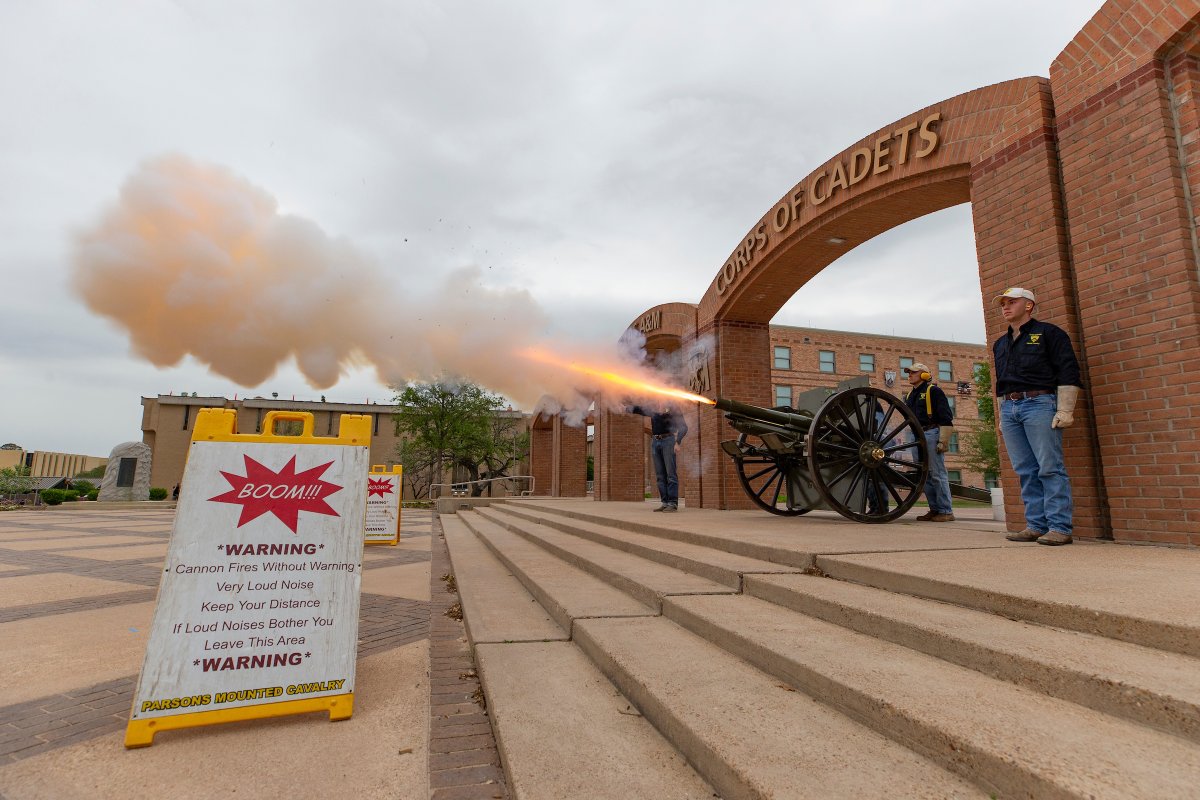 Attention, Ags: A cannon will fire on campus this evening at 7:23 p.m.! The cannon blast will kick off Elephant Walk at the @AggieCorps Arches on the Quad. #tamu